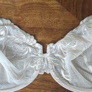 Wacoal Cream Floral Lace Bra
